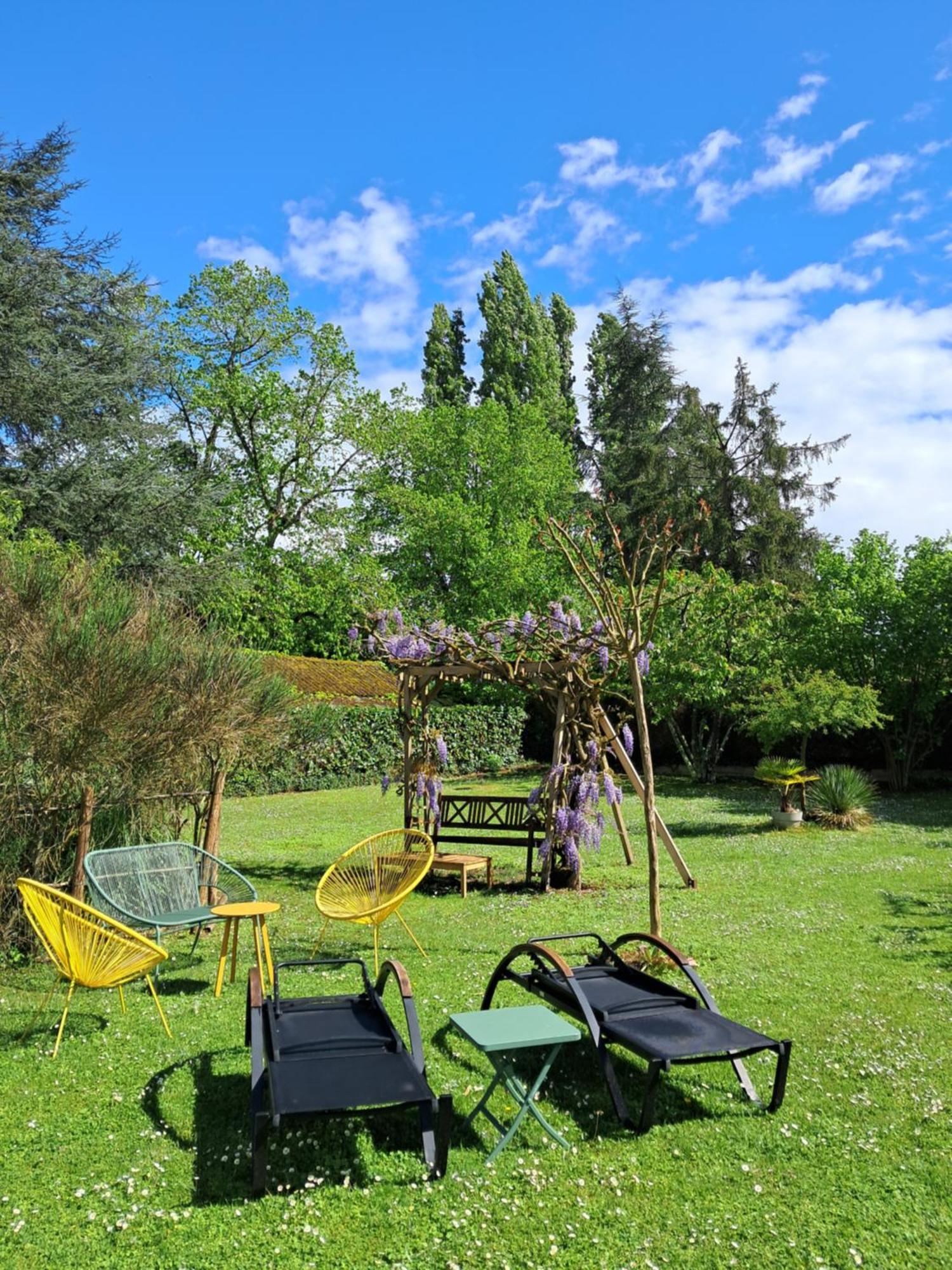 Hotel Le Jardin De Josseline Amboise Exterior foto