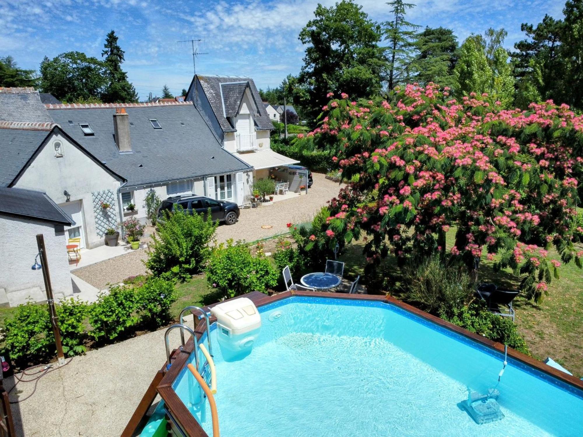 Hotel Le Jardin De Josseline Amboise Exterior foto